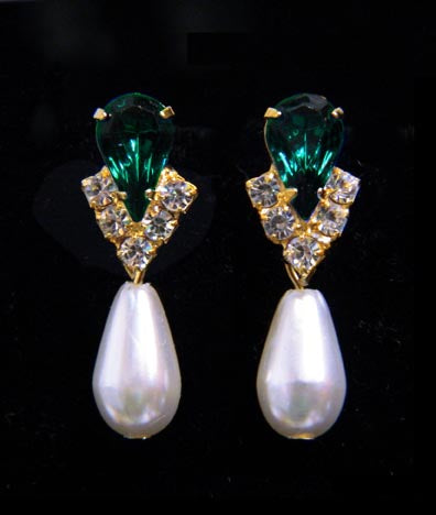 #5538EMG - Rhinestone Pear V Pearl Drop Earrings - Emerald Gold Plated