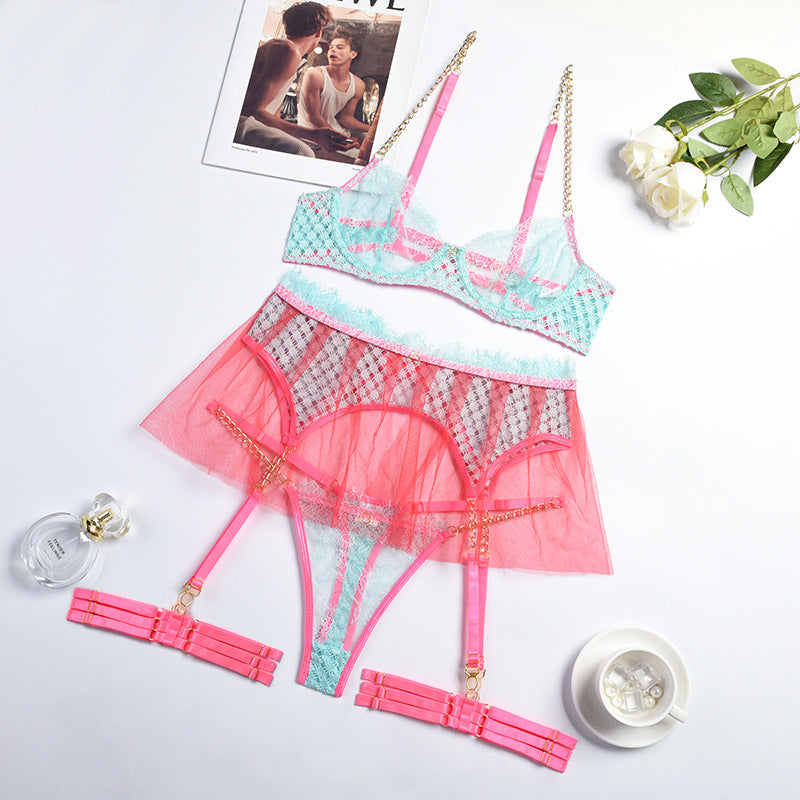 Contrasting Color Bra Set with Metal Chain Strap Over View