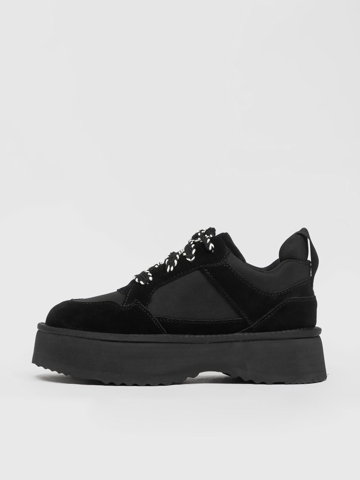 Women's casual shoes