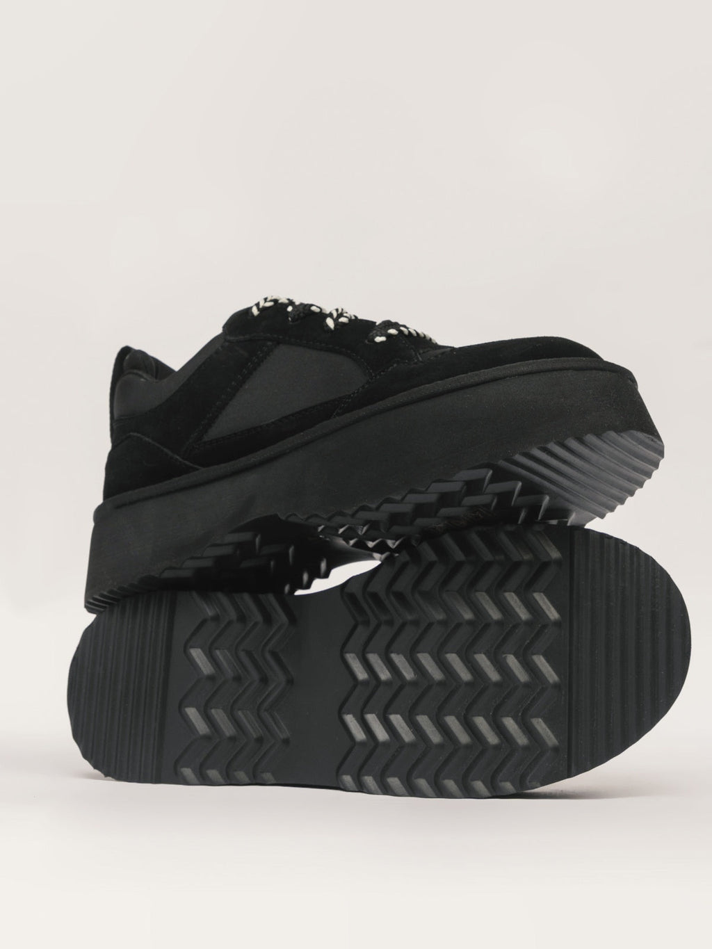 Women's casual shoes
