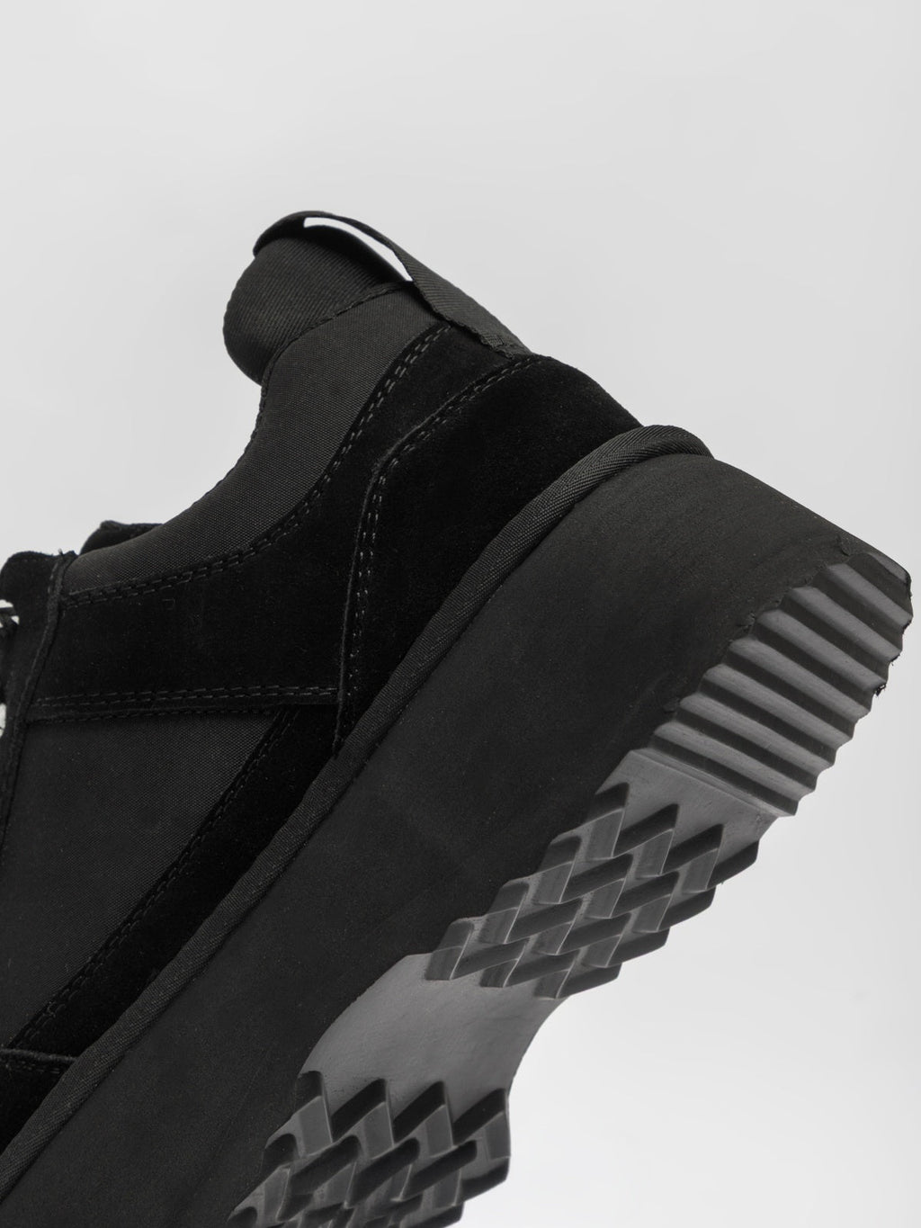Women's casual shoes