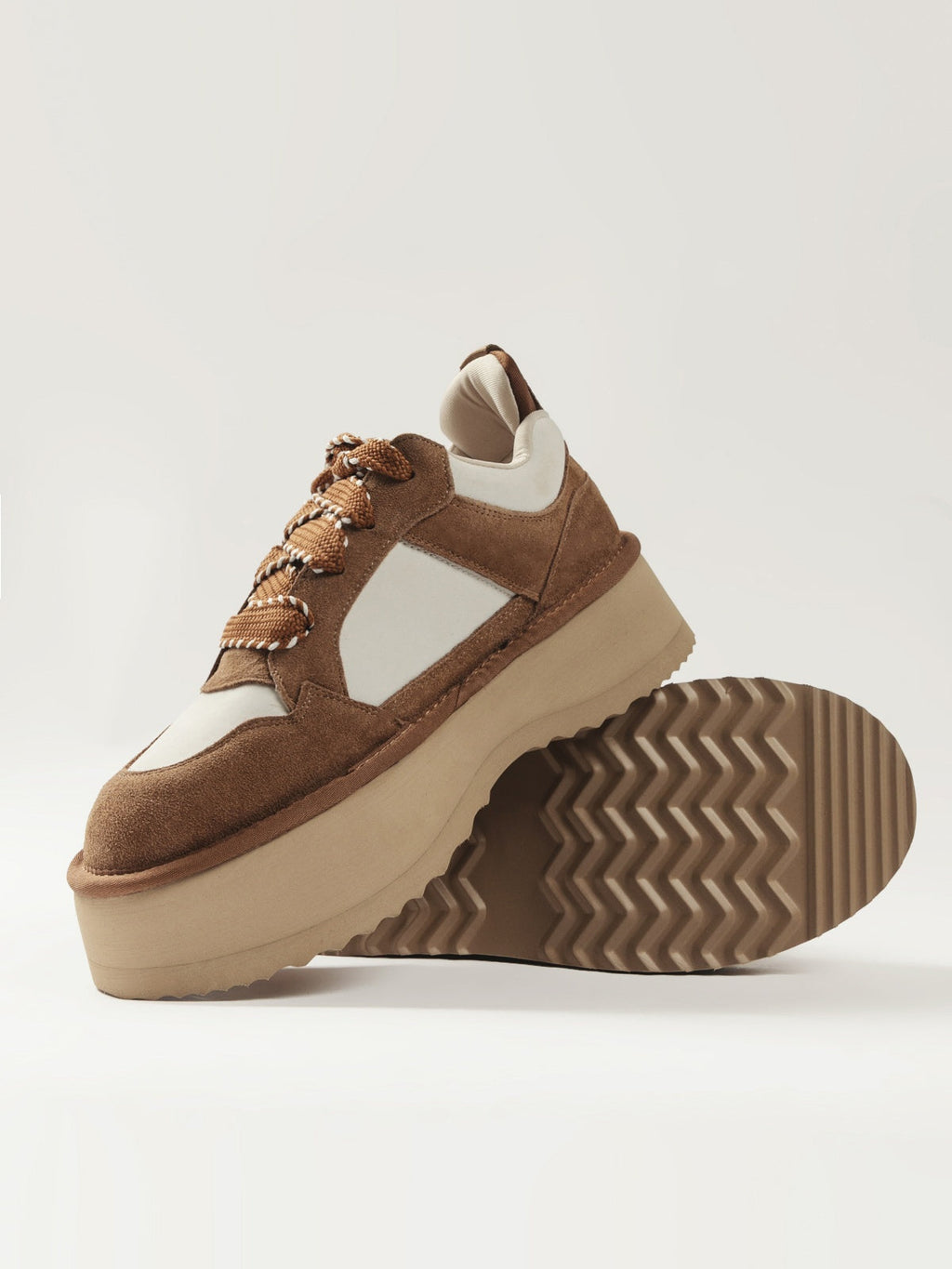 Women's casual shoes