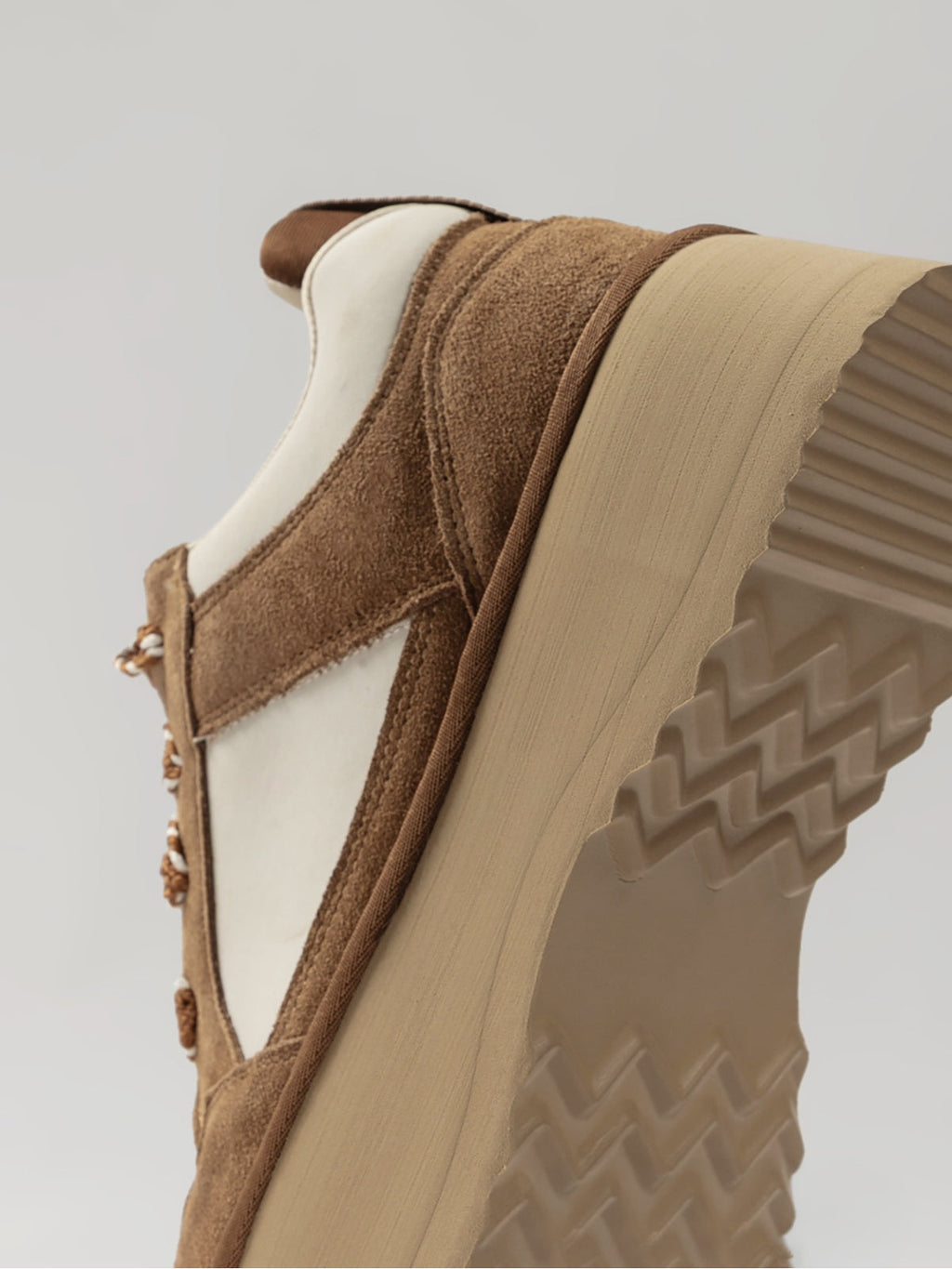 Women's casual shoes