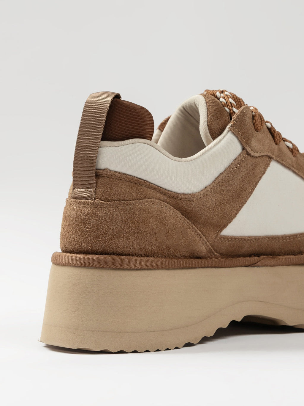 Women's casual shoes
