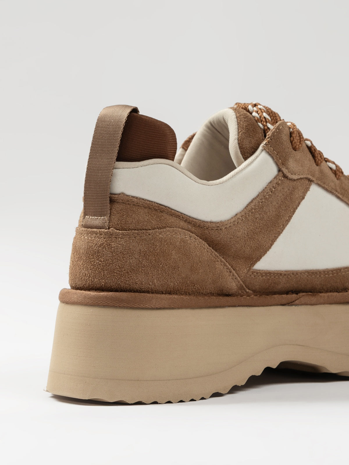 Women's casual shoes