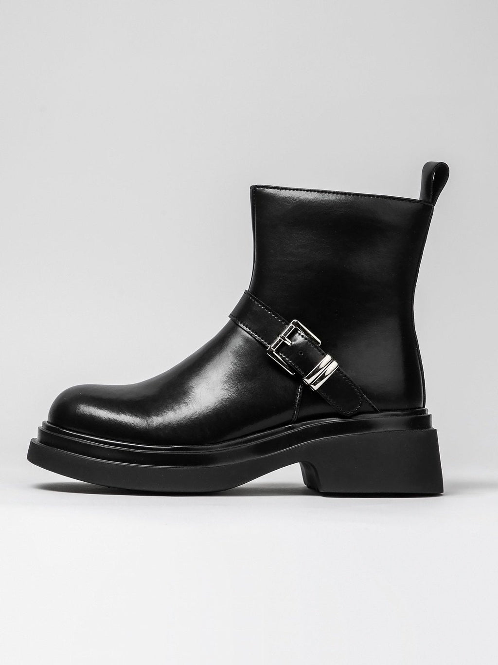 Women's leather boots