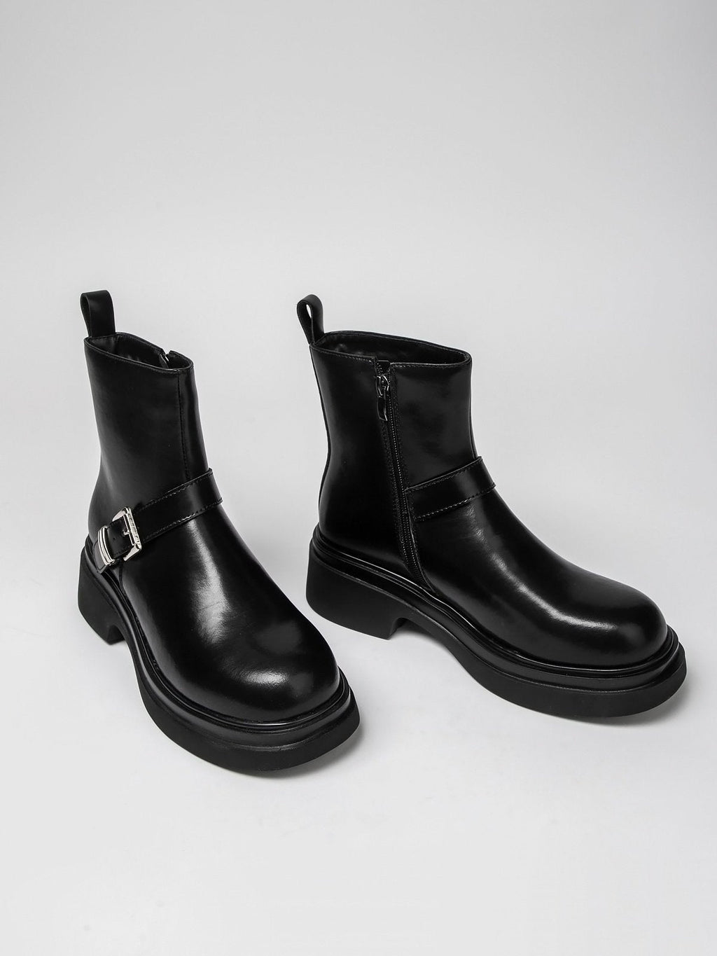 Women's leather boots