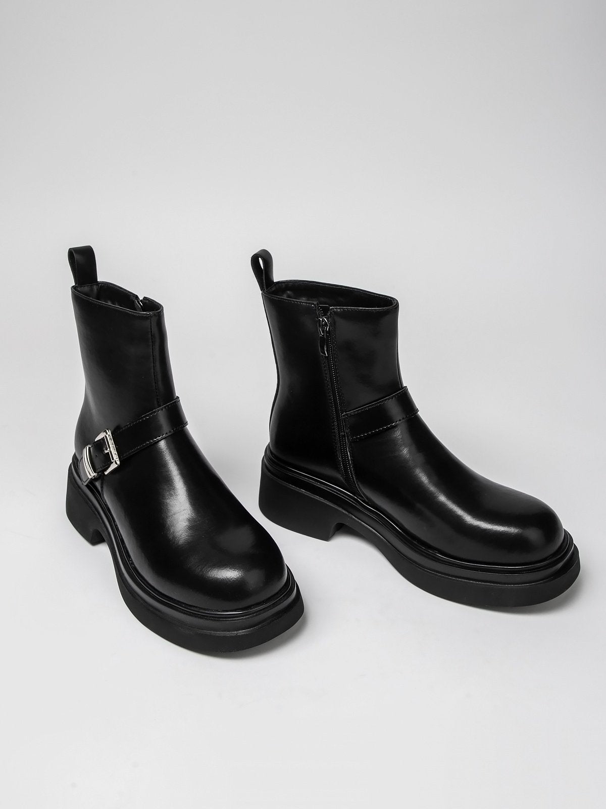 Women's leather boots