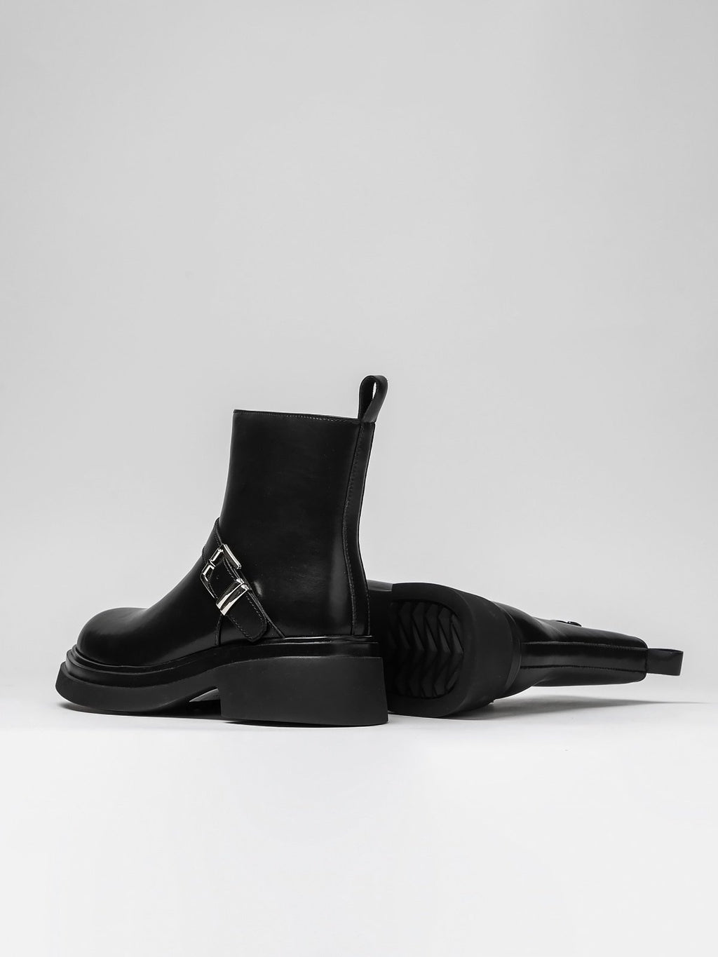 Women's leather boots