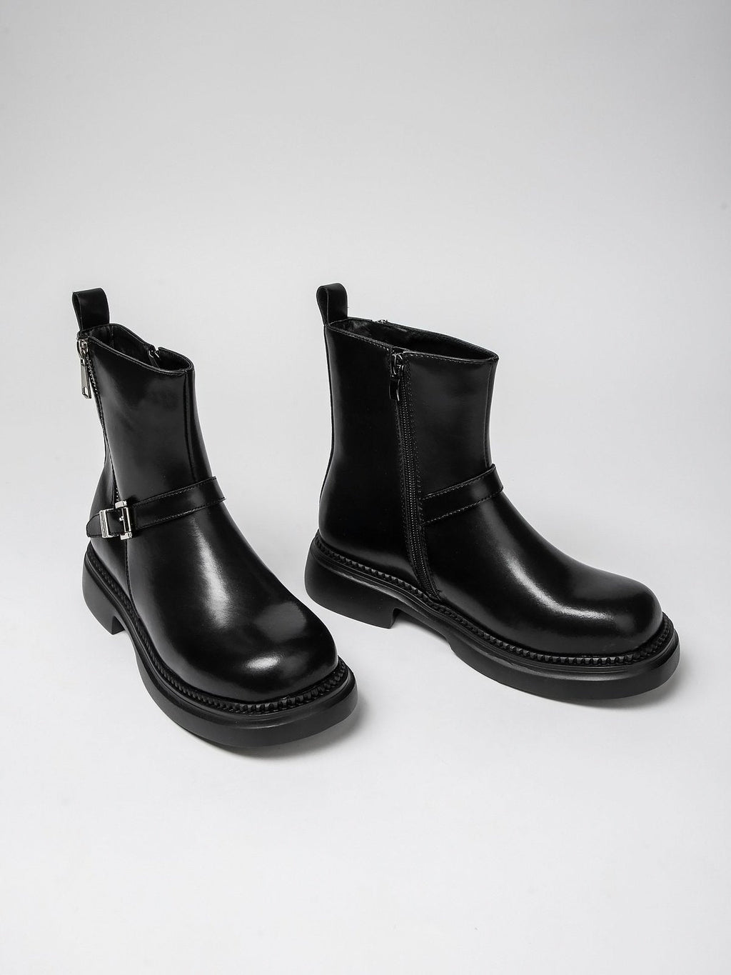 Women's leather boots