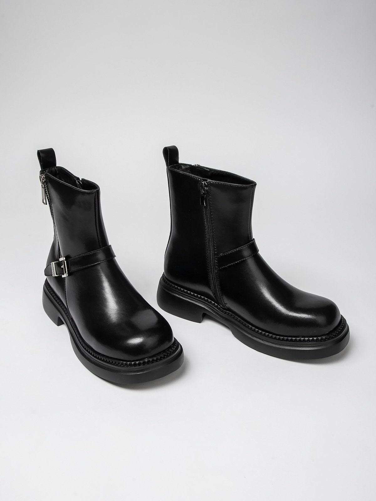 Women's leather boots