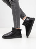 Women's leather boots with insulation