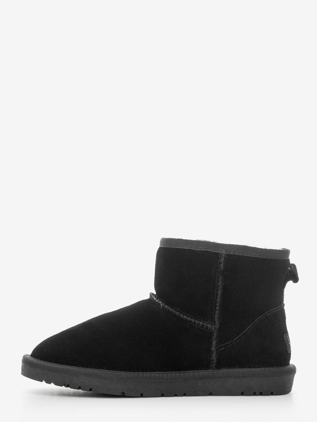 Women's leather boots with insulation