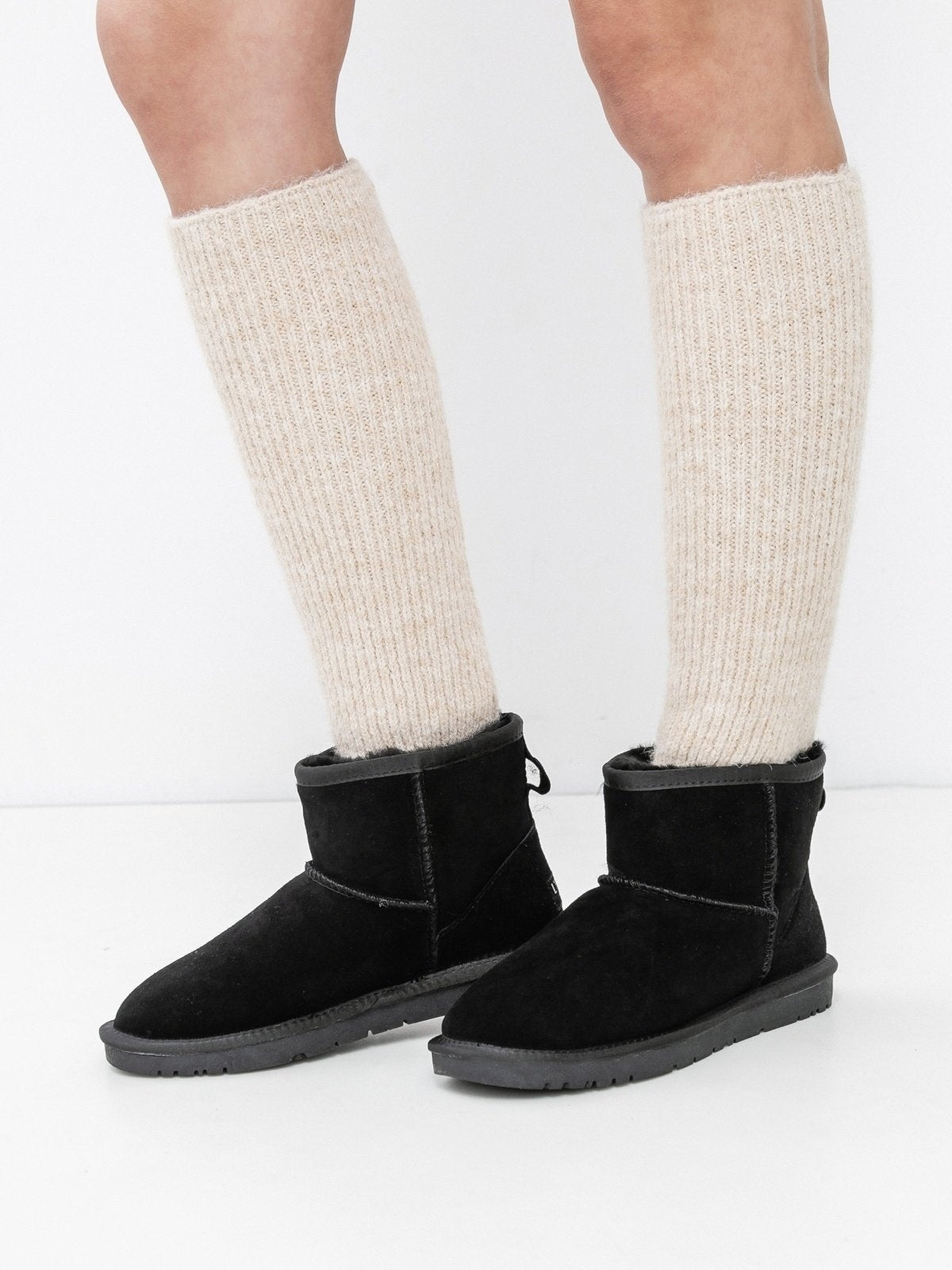 Women's leather boots with insulation