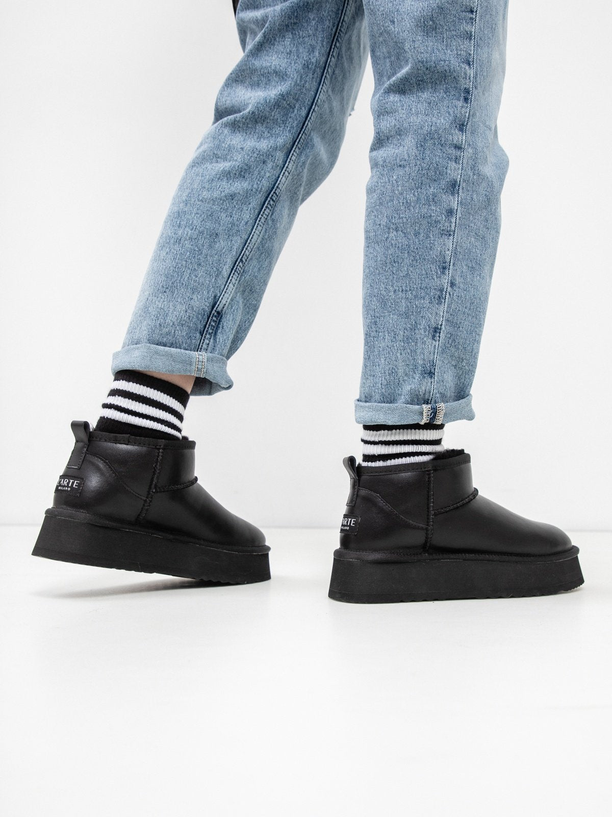 Women's leather boots with insulation