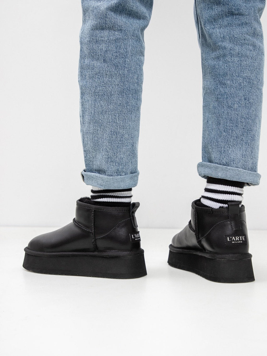 Women's leather boots with insulation