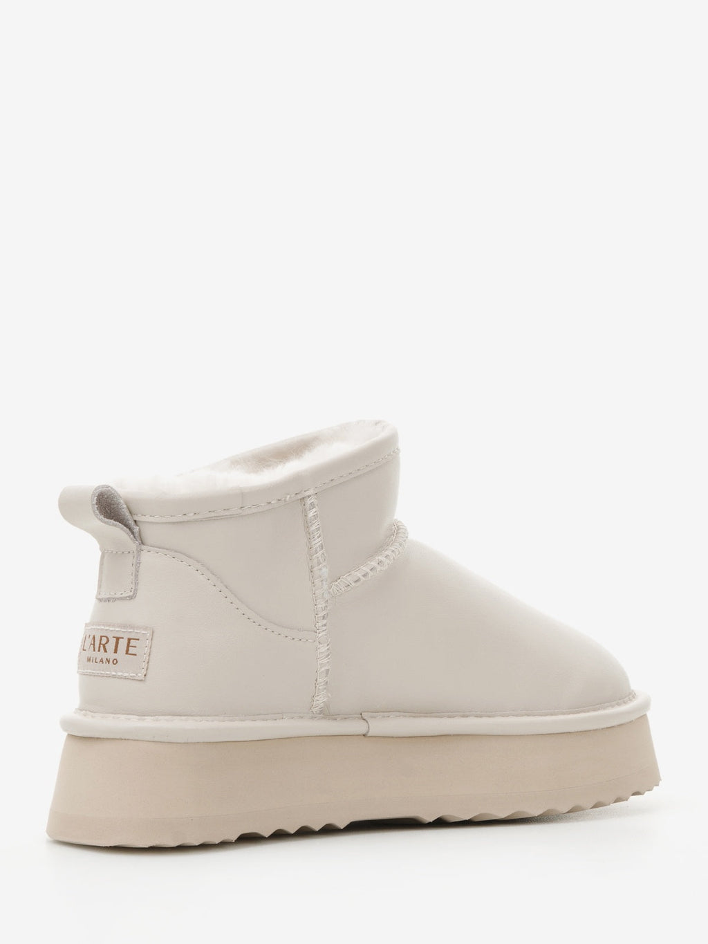 Women's leather boots with insulation