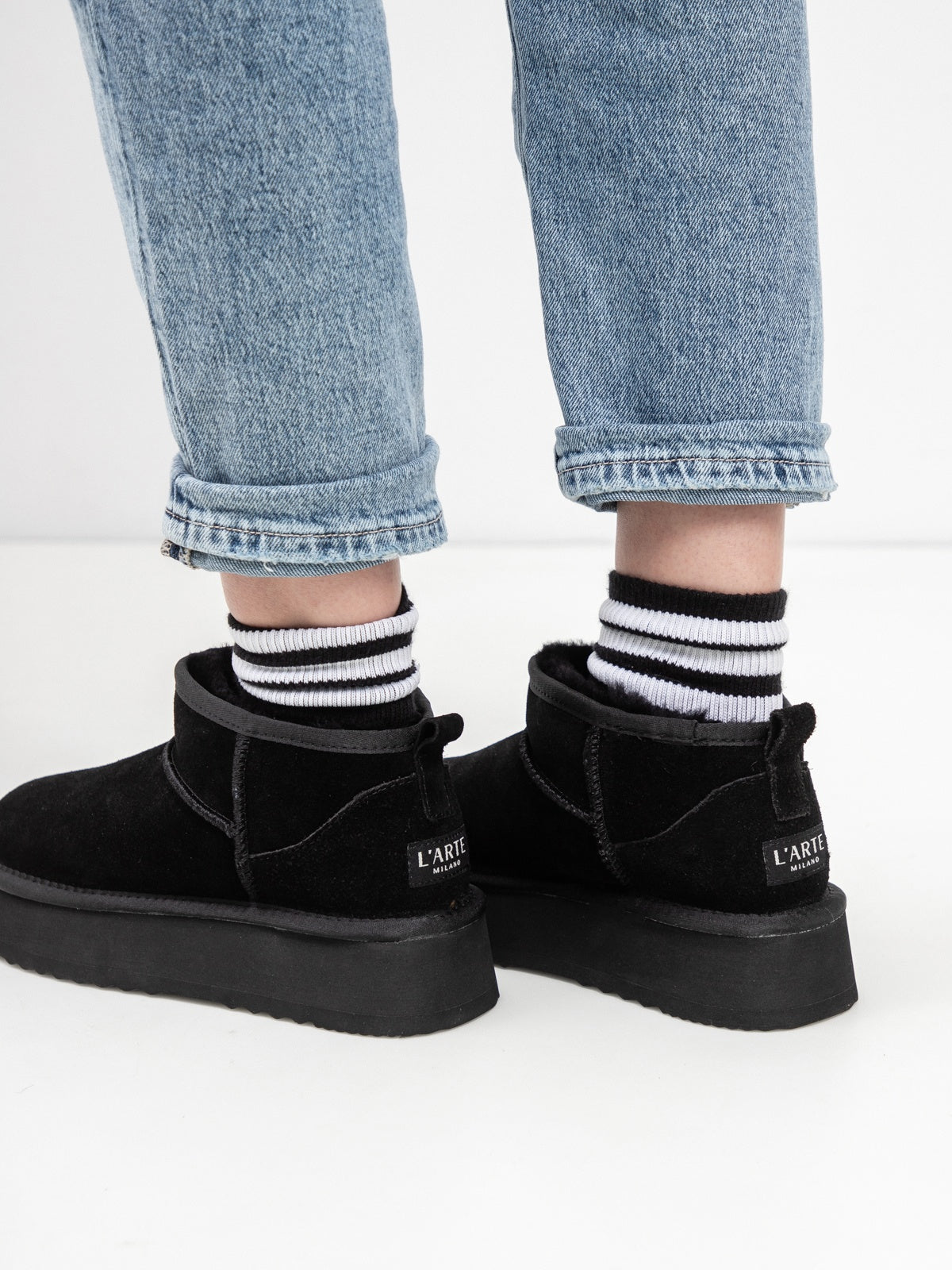 Women's leather boots with insulation
