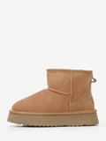 Women's leather boots with insulation