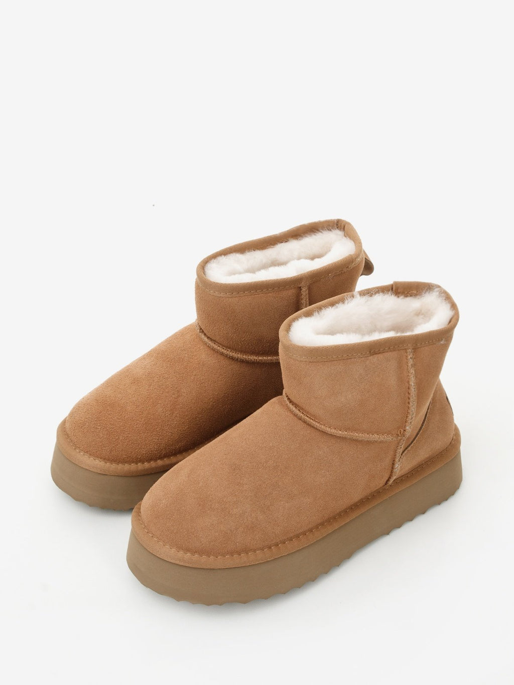 Women's leather boots with insulation