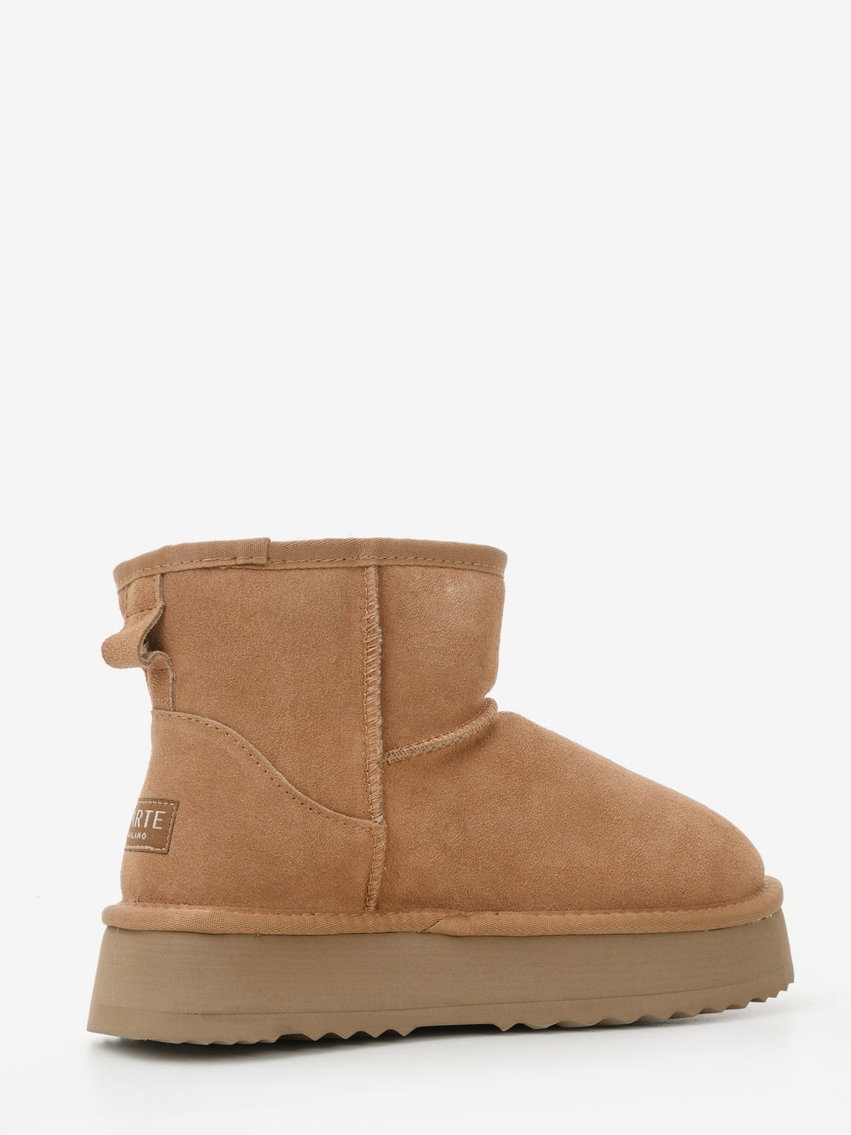 Women's leather boots with insulation