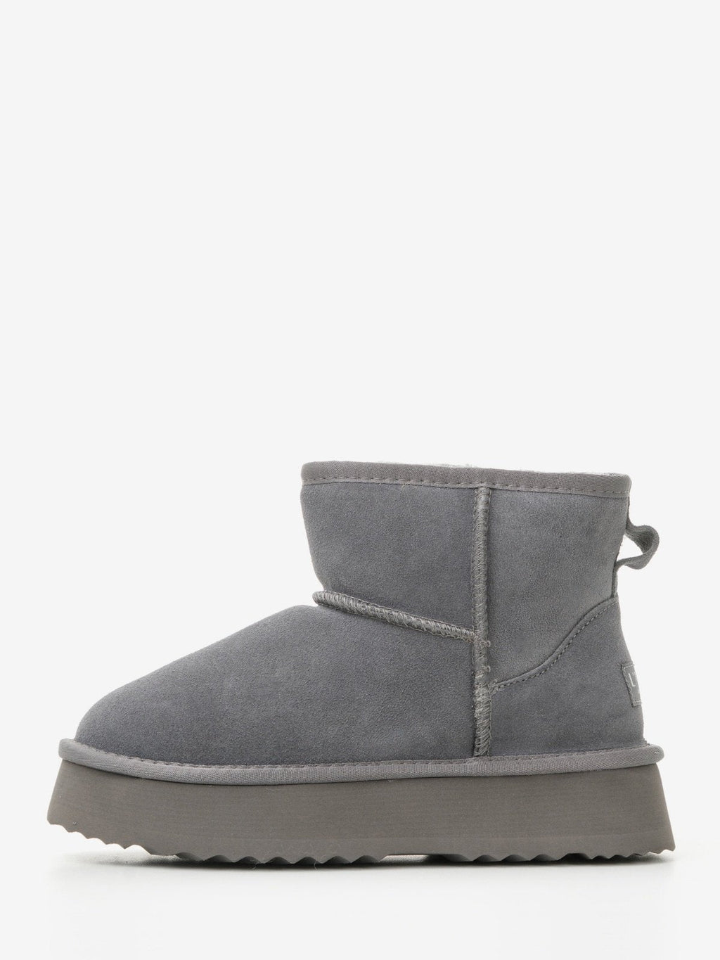 Women's leather boots with insulation