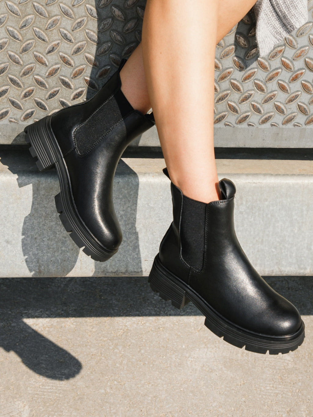 Women's leather ankle boots