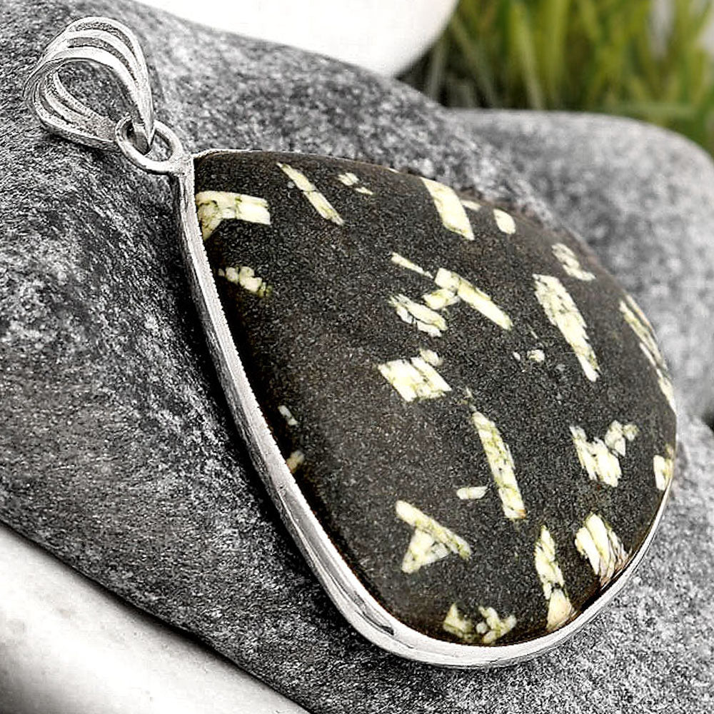 Natural Hornblende Pendant P-1001 SDP106466