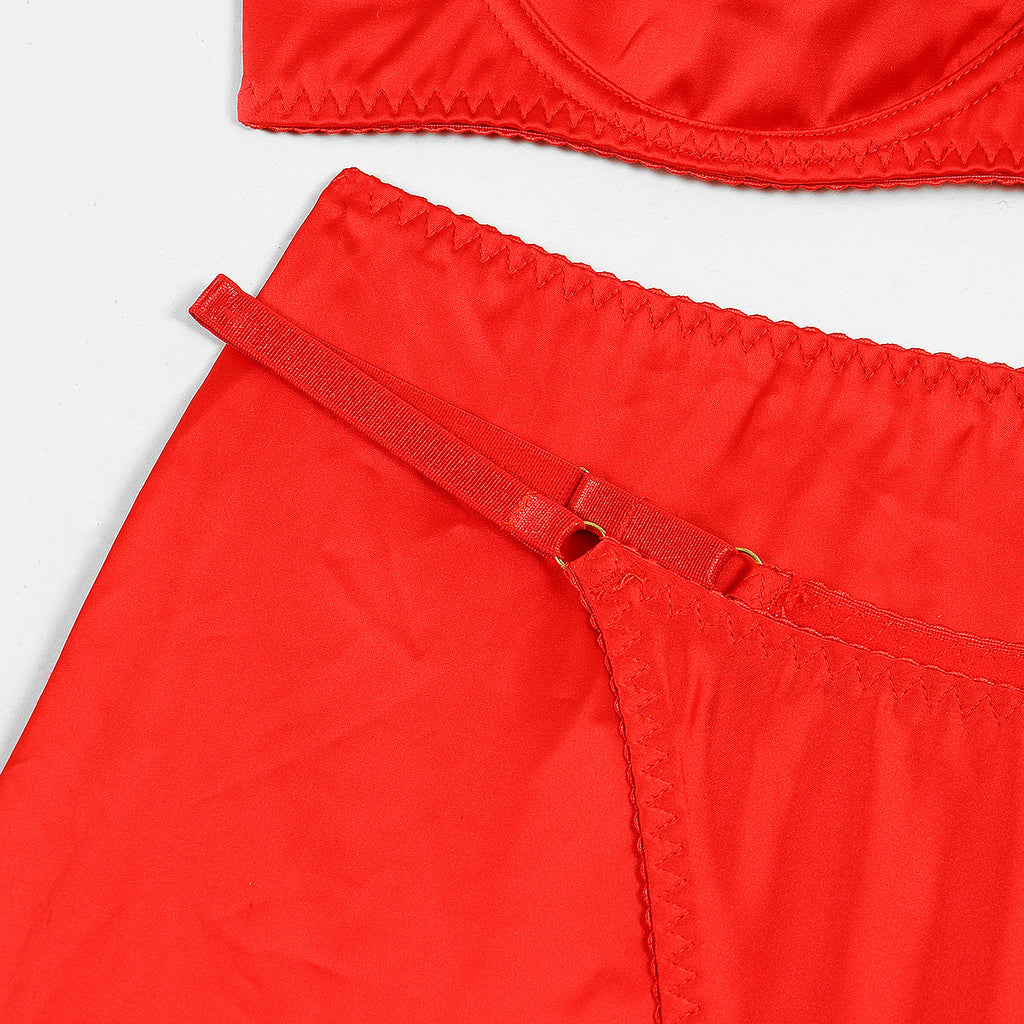 Wholesale Elegant Four-Piece Lingerie Set with Hip-Covering Skirt Waist Details