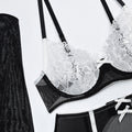 Wholesale Ladies Panties and Bra Set in Black and White Lace Bra Show