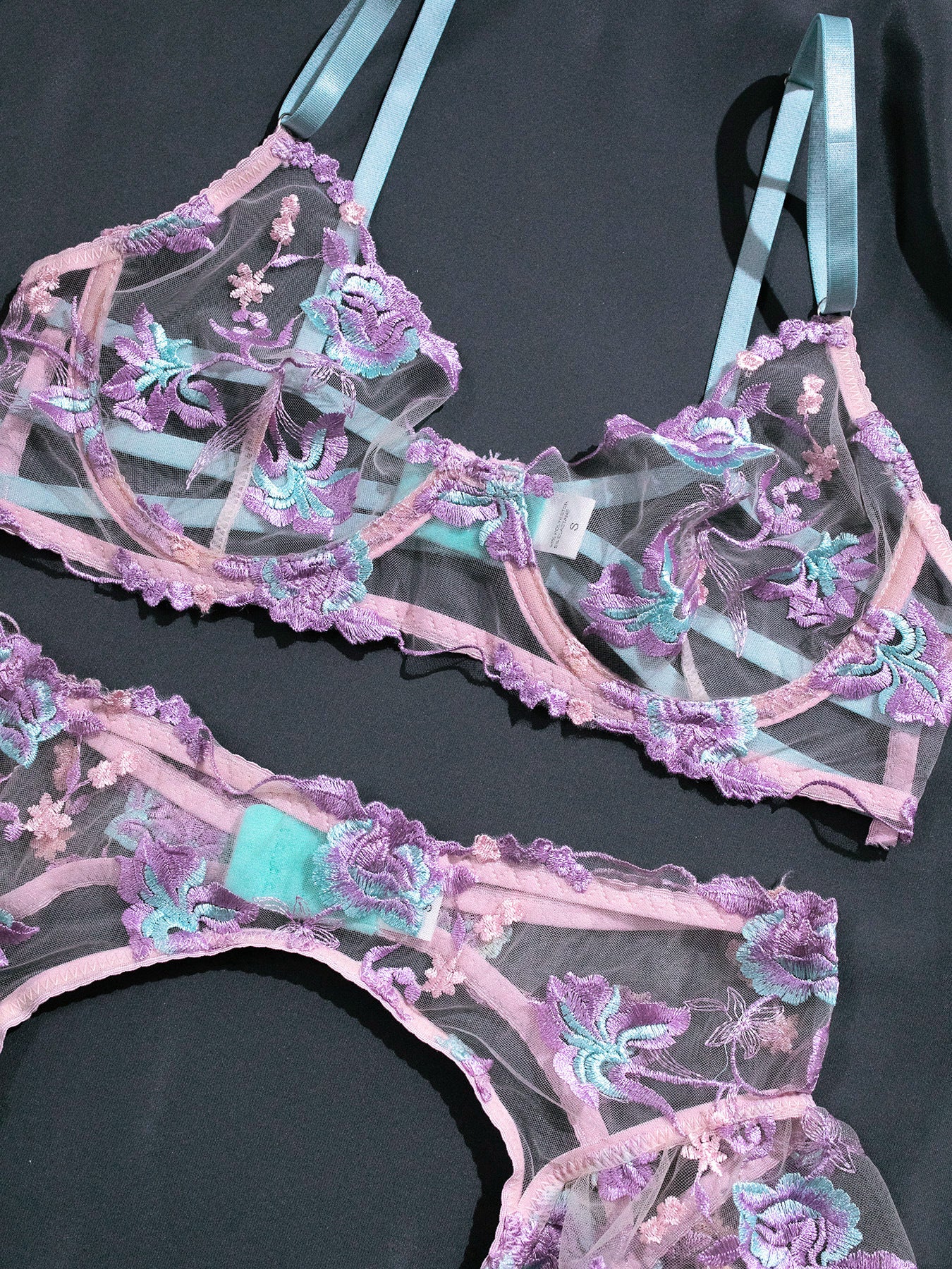 Wholesale Lilac Floral Embroidered Lingerie Set Bra Details Show